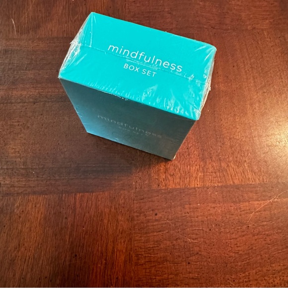 Mindfulness Mini Box Book Set Wisdom Serenity Meditations - Picture 3 of 6